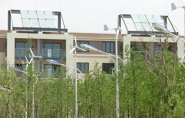 上海某小區(qū)風光互補路燈系統(tǒng).jpg